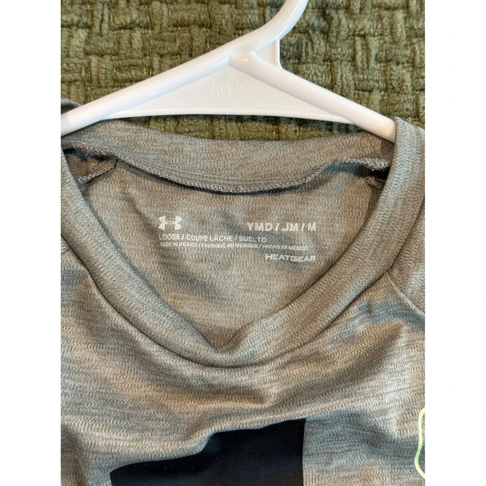 Under Armour Boys HeatGear Gray Short Sleeve Graphic Tee Shirt Youth Medium YMD